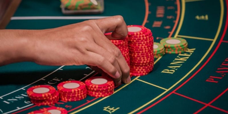 Hướng dẫn chơi game Baccarat chi tiết và dễ hiểu nhất 